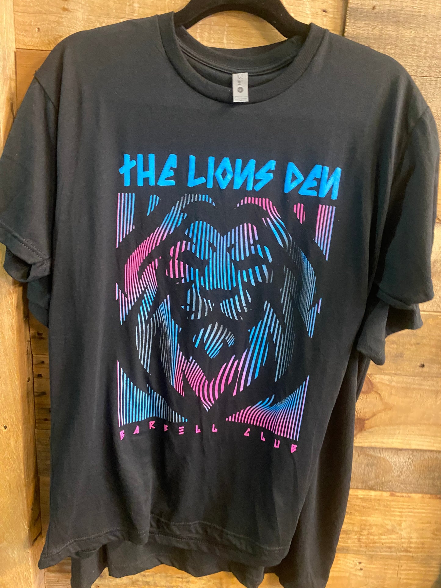 Retro Black Lion Den Barbell Club Tee